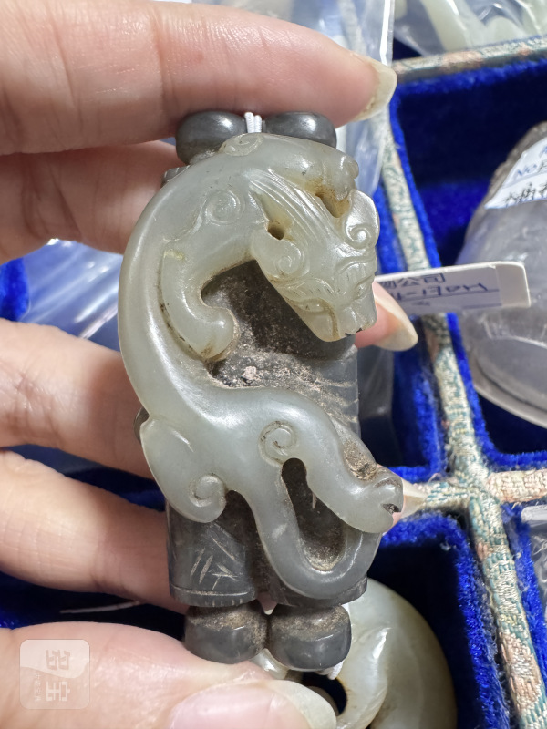清 玉双獾、玉螭龙纹坠 - 图10